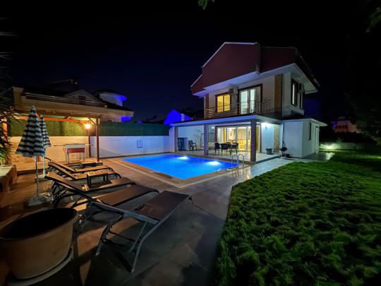 Villa Laras